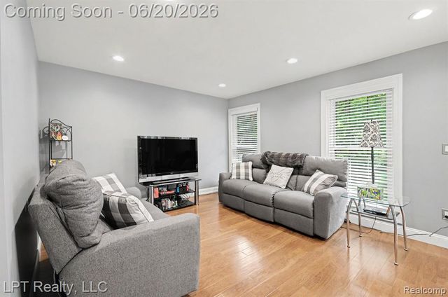 829 Langdon Court, Rochester Hills, MI 48307