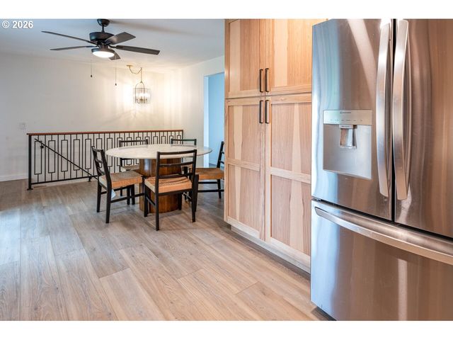 2540 W 22ND Ave, Eugene, OR 97405