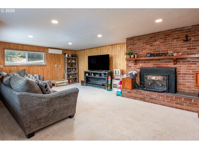 2540 W 22ND Ave, Eugene, OR 97405