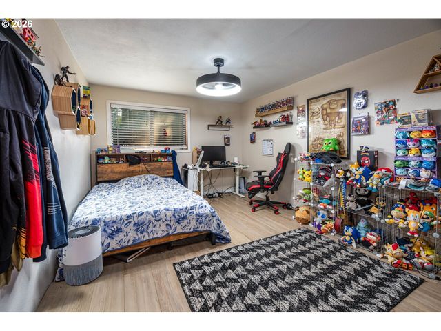2540 W 22ND Ave, Eugene, OR 97405