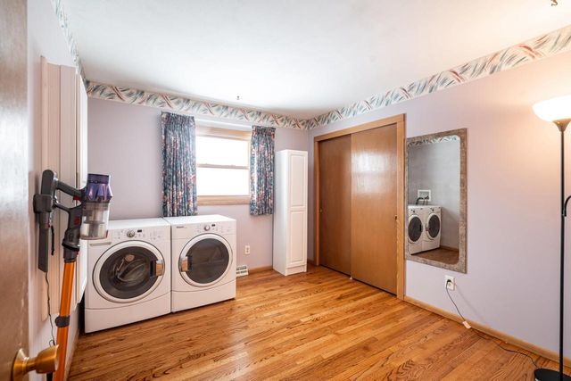 W136N8741 Esquire ROAD, Menomonee Falls, WI 53051