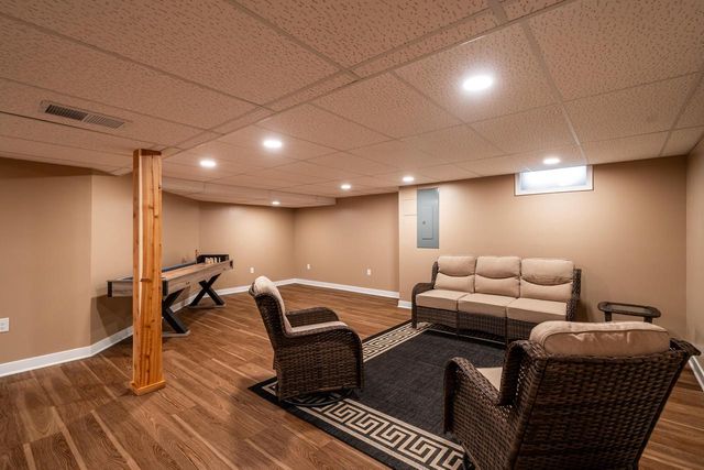 W136N8741 Esquire ROAD, Menomonee Falls, WI 53051