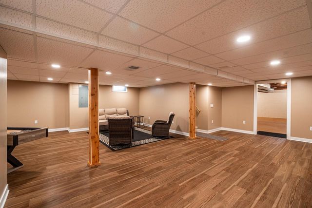 W136N8741 Esquire ROAD, Menomonee Falls, WI 53051