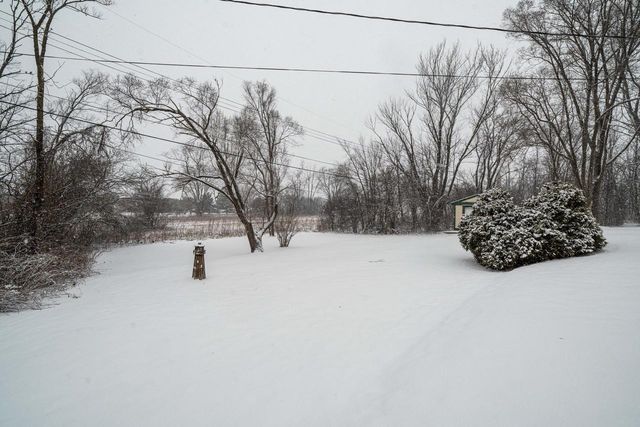 W136N8741 Esquire ROAD, Menomonee Falls, WI 53051