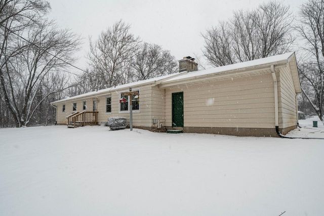 W136N8741 Esquire ROAD, Menomonee Falls, WI 53051