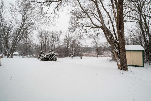 W136N8741 Esquire ROAD, Menomonee Falls, WI 53051