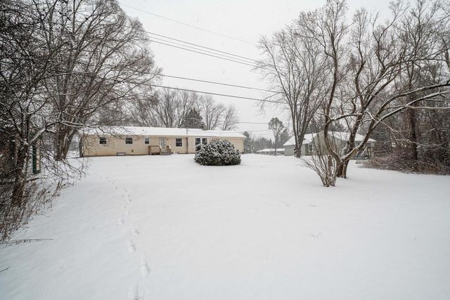 W136N8741 Esquire ROAD, Menomonee Falls, WI 53051