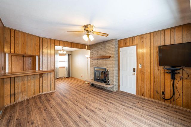 W136N8741 Esquire ROAD, Menomonee Falls, WI 53051