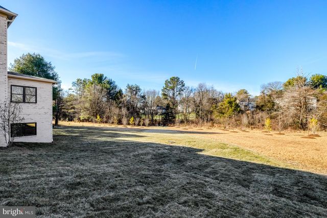 1002 SPRINGVALE RD, Great Falls, VA 22066