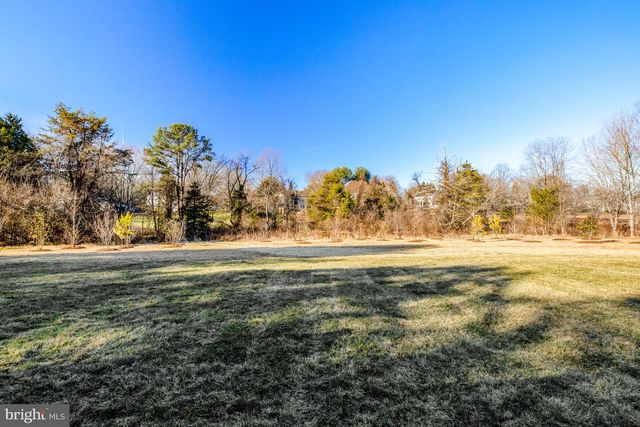 1002 SPRINGVALE RD, Great Falls, VA 22066