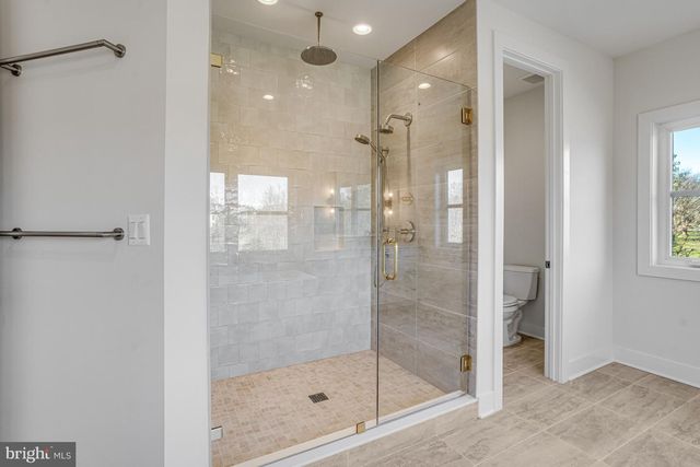 1002 SPRINGVALE RD, Great Falls, VA 22066