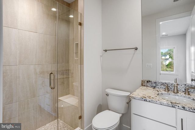 1002 SPRINGVALE RD, Great Falls, VA 22066