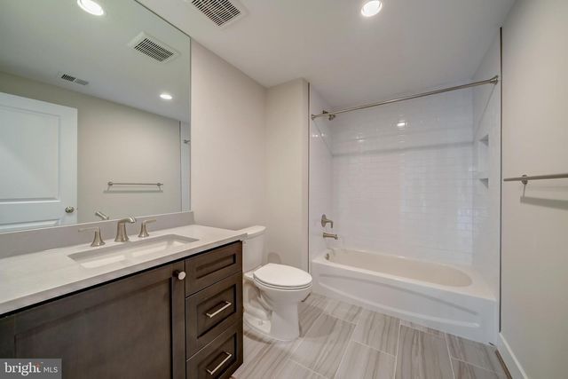 1002 SPRINGVALE RD, Great Falls, VA 22066