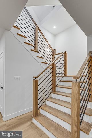 1002 SPRINGVALE RD, Great Falls, VA 22066