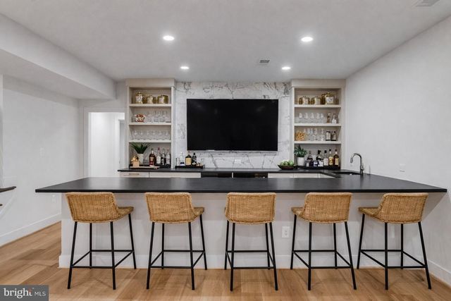 1002 SPRINGVALE RD, Great Falls, VA 22066