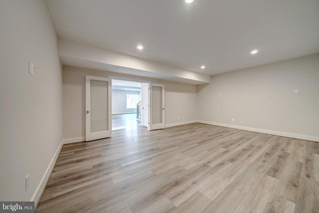 1002 SPRINGVALE RD, Great Falls, VA 22066