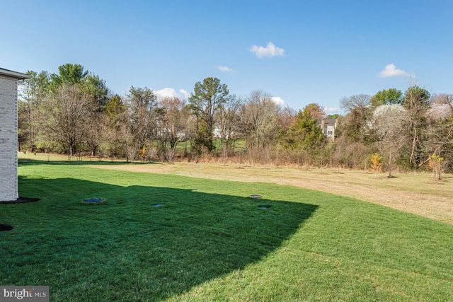 1002 SPRINGVALE RD, Great Falls, VA 22066