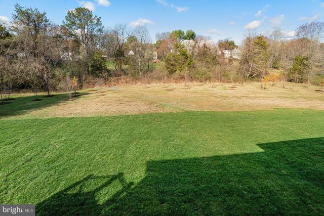 1002 SPRINGVALE RD, Great Falls, VA 22066