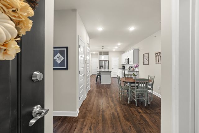 7487 Highway 70 S Apt 301, Nashville, TN 37221