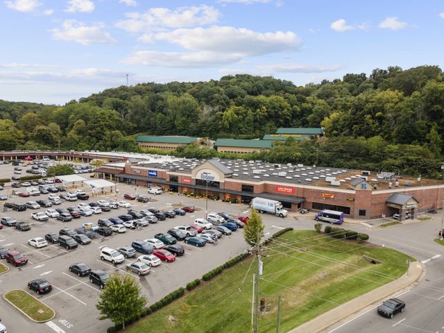 7487 Highway 70 S Apt 301, Nashville, TN 37221
