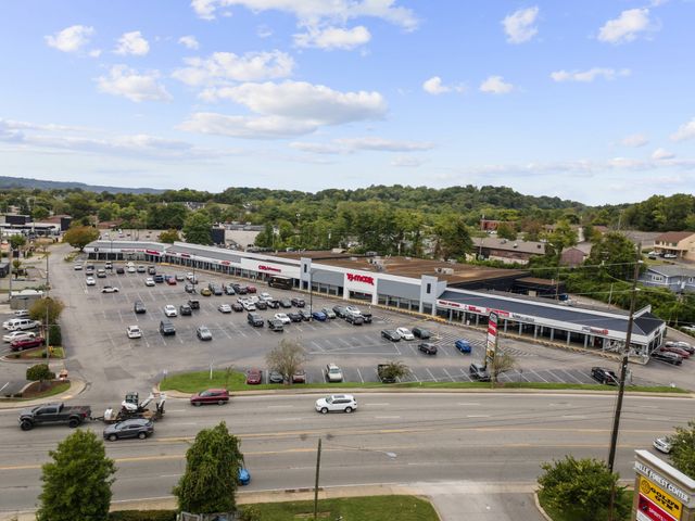 7487 Highway 70 S Apt 301, Nashville, TN 37221