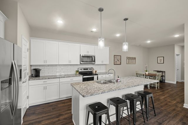 7487 Highway 70 S Apt 301, Nashville, TN 37221