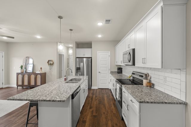 7487 Highway 70 S Apt 301, Nashville, TN 37221