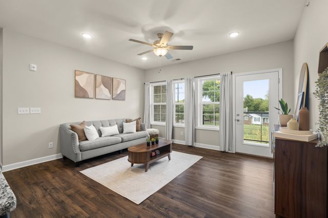 7487 Highway 70 S Apt 301, Nashville, TN 37221