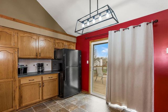 305 NE Fiddlewood Avenue, Lee's Summit, MO 64086