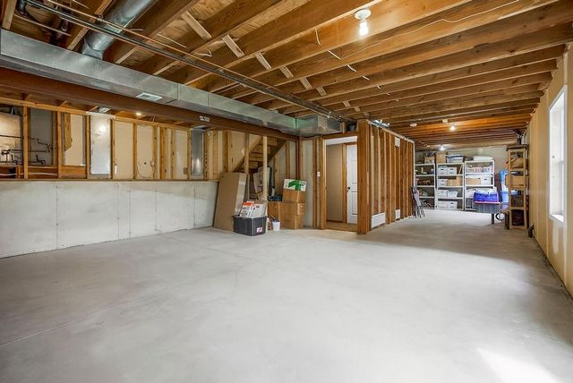 305 NE Fiddlewood Avenue, Lee's Summit, MO 64086