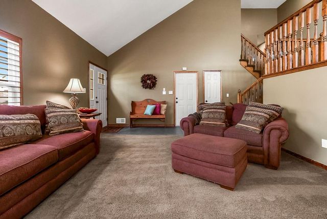 305 NE Fiddlewood Avenue, Lee's Summit, MO 64086