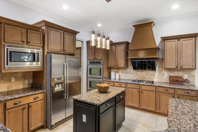 1555 LAWTON TRL, Germantown, TN 38138