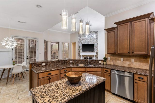 1555 LAWTON TRL, Germantown, TN 38138