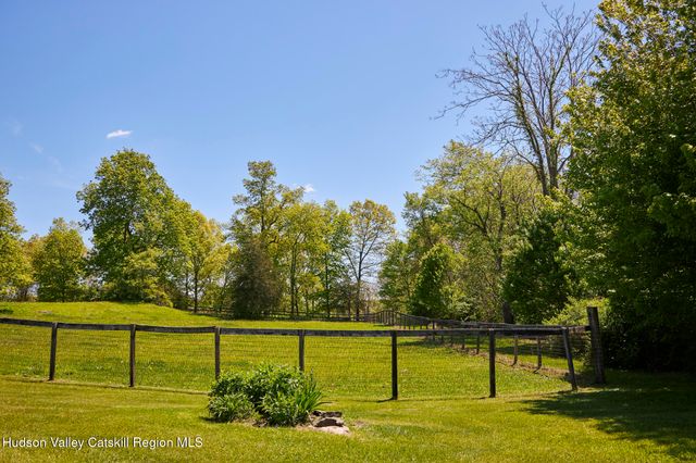 52 Pells Road, Rhinebeck, NY 12572