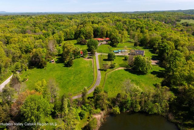 52 Pells Road, Rhinebeck, NY 12572