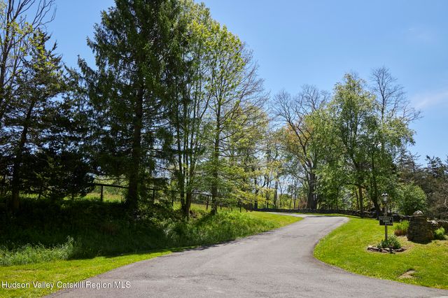 52 Pells Road, Rhinebeck, NY 12572