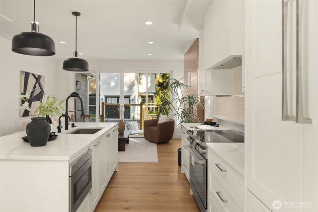 12523 NE 94th Street, Kirkland, WA 98033