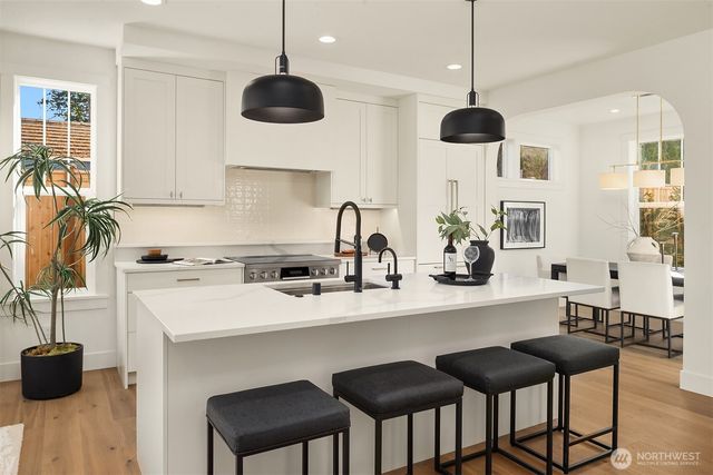 12523 NE 94th Street, Kirkland, WA 98033