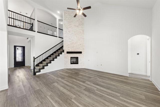 2406 Colonial Lane, Midlothian, TX 76065