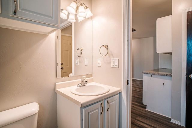 2220 GLENDALE AVENUE, Green Bay, WI 54303