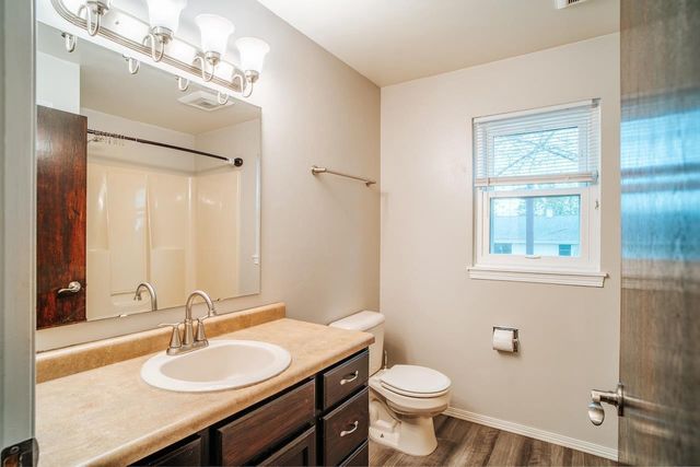 2220 GLENDALE AVENUE, Green Bay, WI 54303
