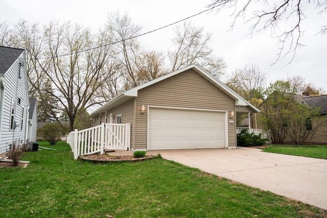 2220 GLENDALE AVENUE, Green Bay, WI 54303