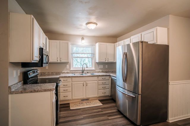 2220 GLENDALE AVENUE, Green Bay, WI 54303