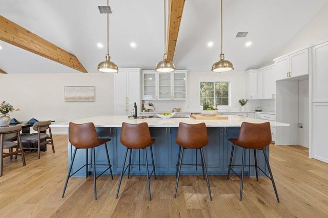 126 Pine View LOOP, Bastrop, TX 78602