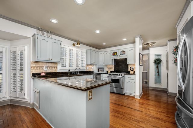 656 SHADOWBROOK RD, Winchester, TN 37398