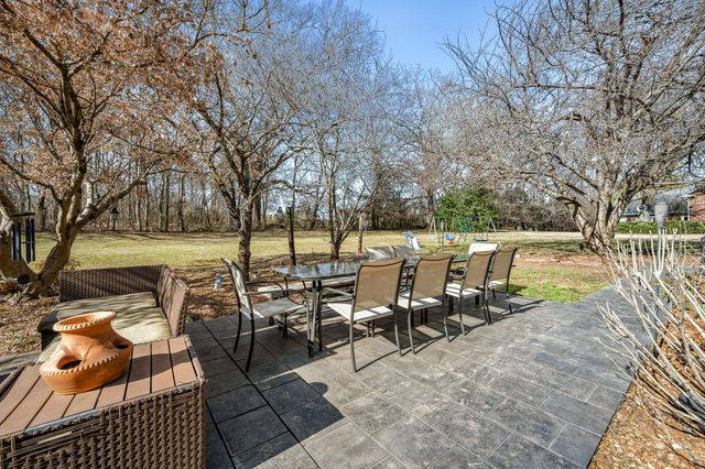 656 SHADOWBROOK RD, Winchester, TN 37398