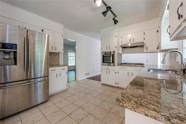 2651 Oxbow Way SW, Marietta, GA 30008