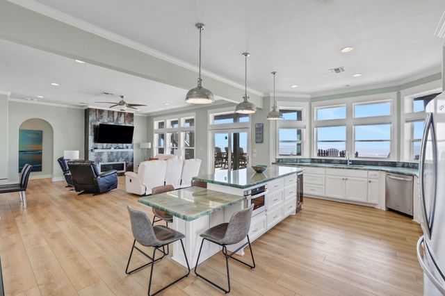 2396 Sand Drift Lane, Crystal Beach, TX 77650