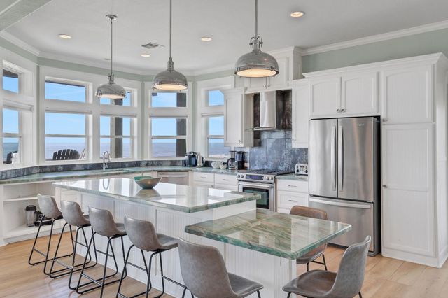 2396 Sand Drift Lane, Crystal Beach, TX 77650