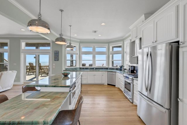 2396 Sand Drift Lane, Crystal Beach, TX 77650